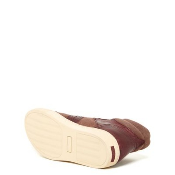 Andrew Marc Concord High Top Sneakers - Picture 3 of 3